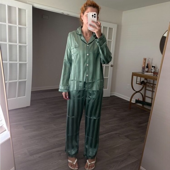 Satin Green Striped Women's Pajamas Pants Shirt Set - Picture 10 of 12